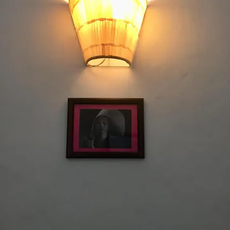 Purple Oda ve Kahvaltı 3*