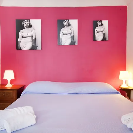 Purple Bed & Breakfast 2*