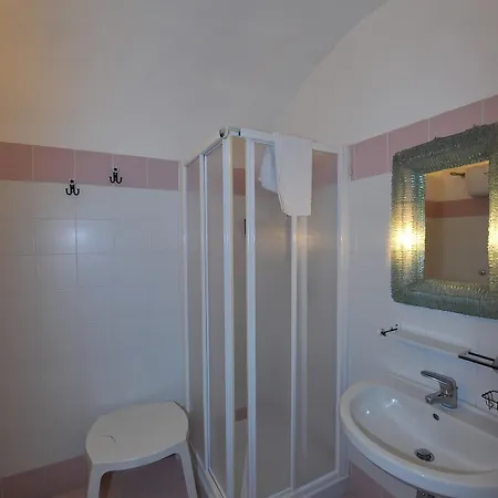Bed & Breakfast Purple