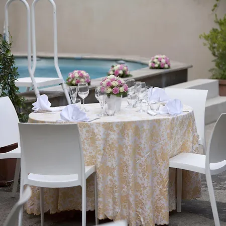 Purple Bed & Breakfast 2*